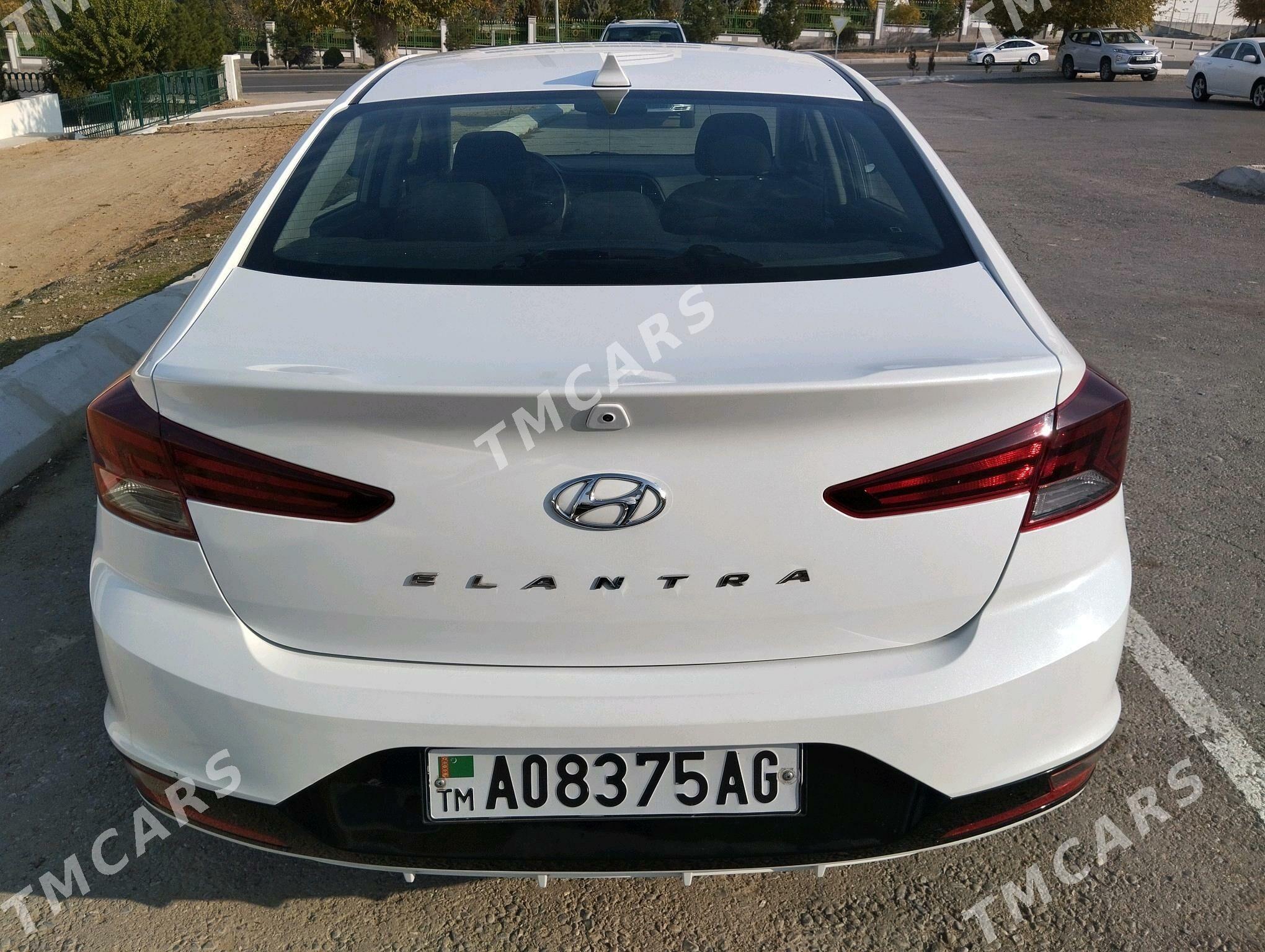 Hyundai Elantra 2018 - 260 000 TMT - Aşgabat - img 8