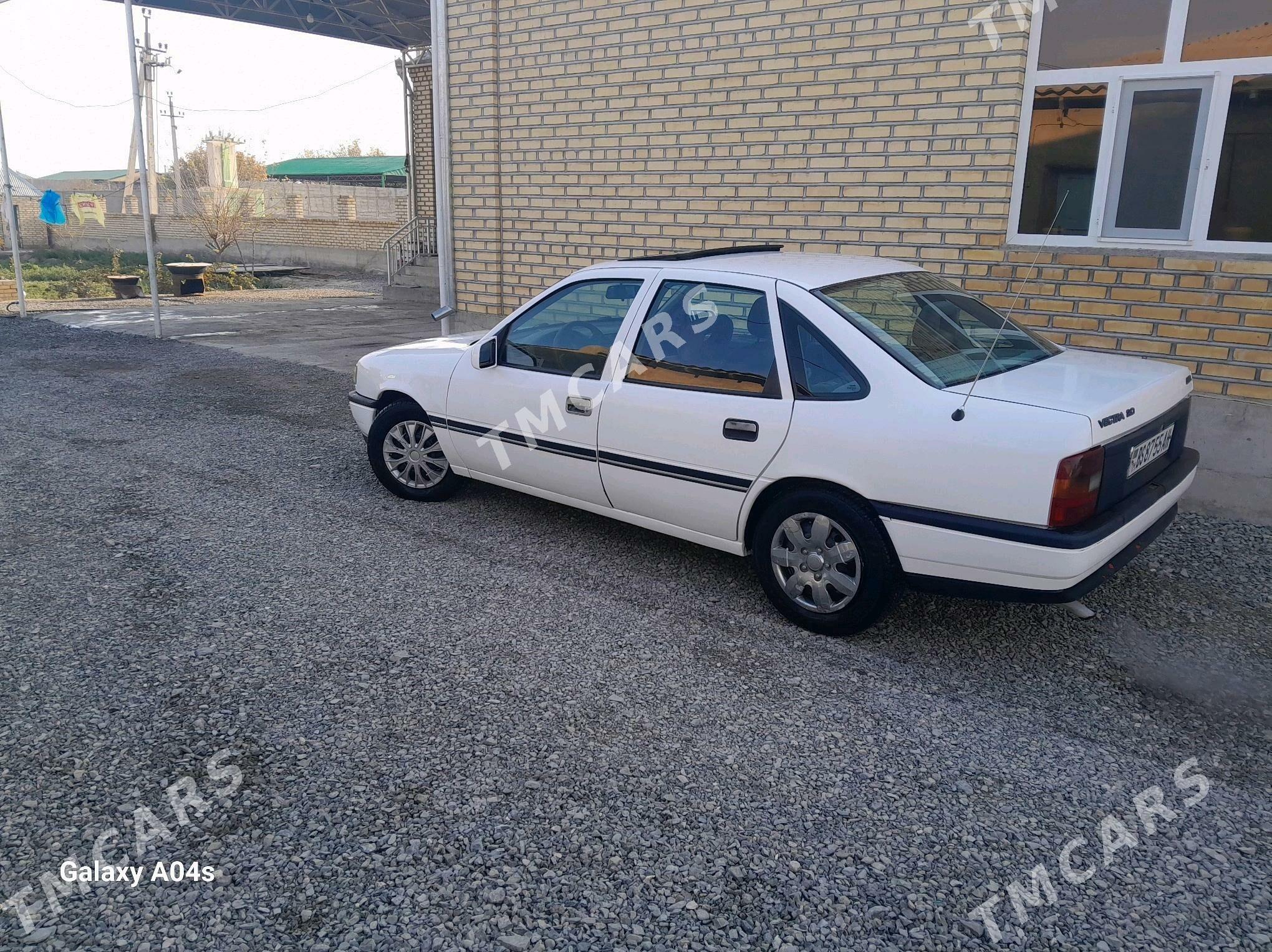 Opel Vectra 1991 - 27 000 TMT - Bäherden - img 2