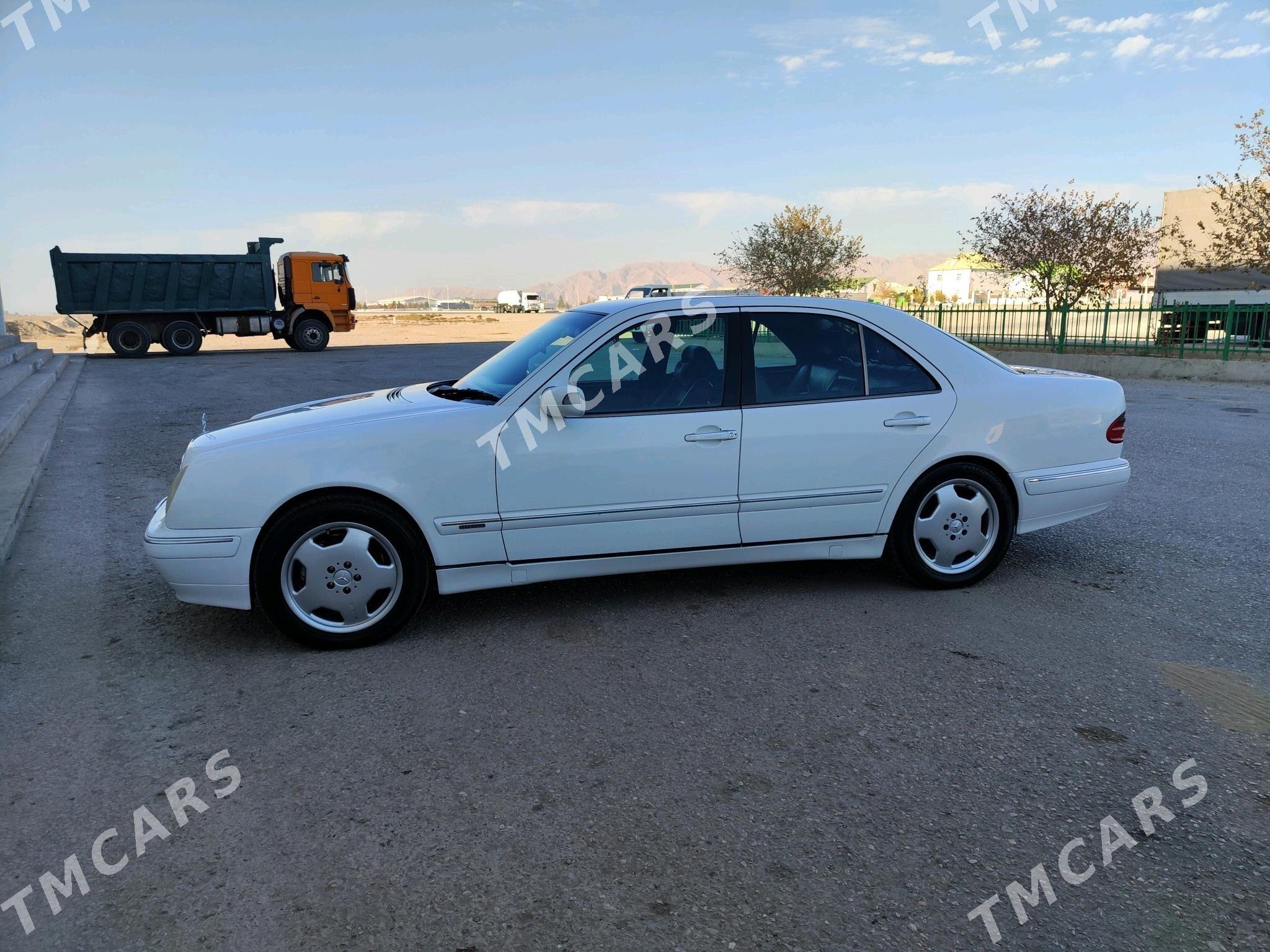 Mercedes-Benz E320 2001 - 110 000 TMT - Balkanabat - img 2