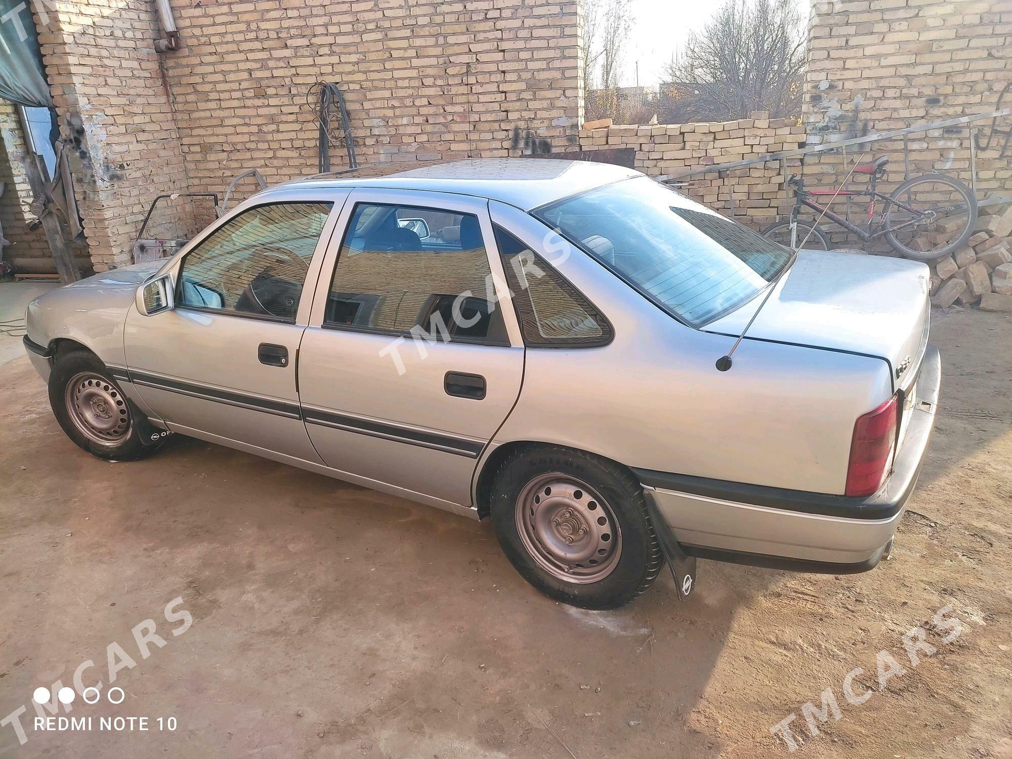 Opel Vectra 1989 - 35 000 TMT - Фарап - img 4