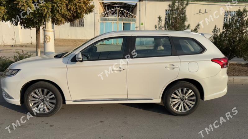 Mitsubishi Outlander 2022 - 290 000 TMT - Aşgabat - img 2