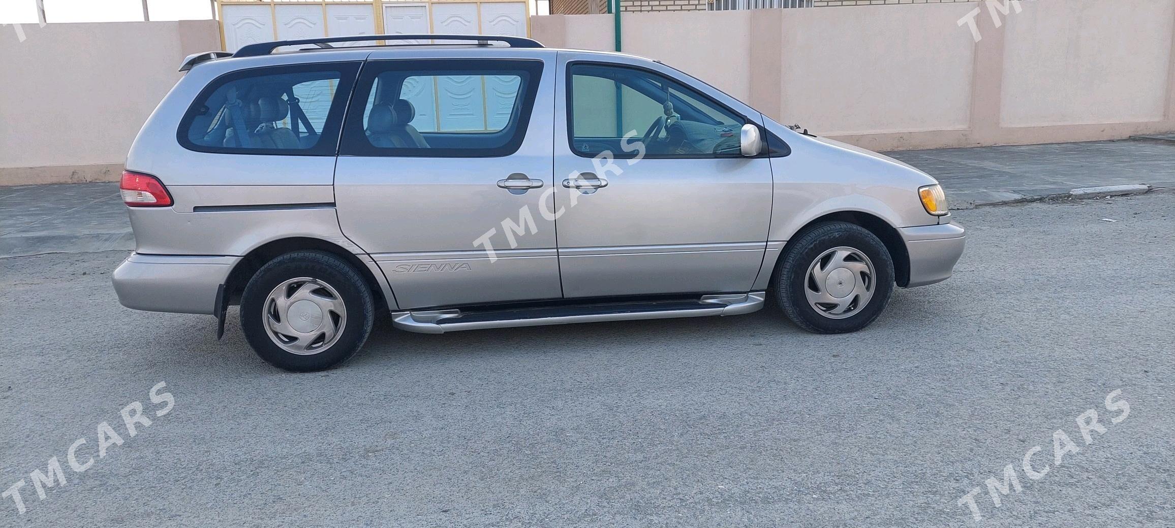 Toyota Sienna 2002 - 165 000 TMT - Бахарден - img 4