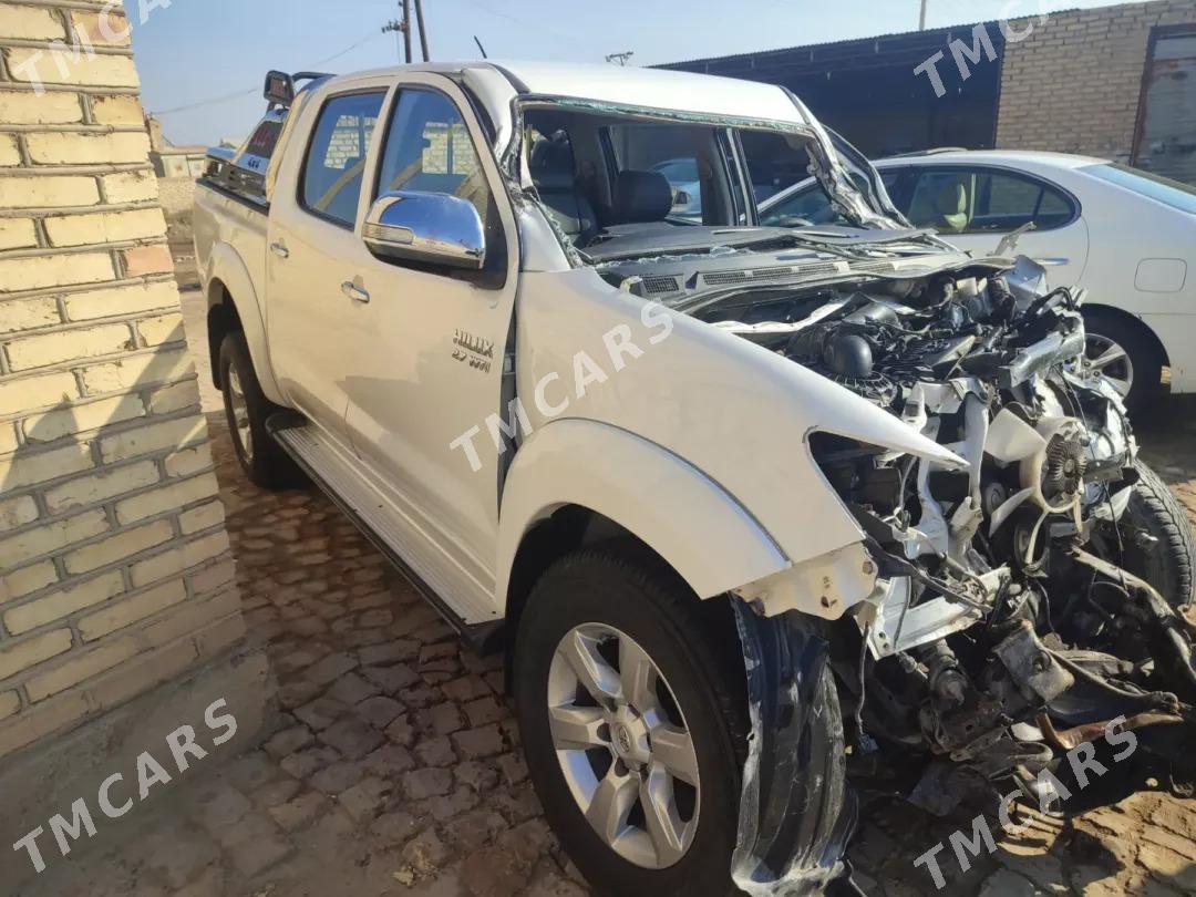 Toyota Hilux 2015 - 170 000 TMT - Мары - img 2