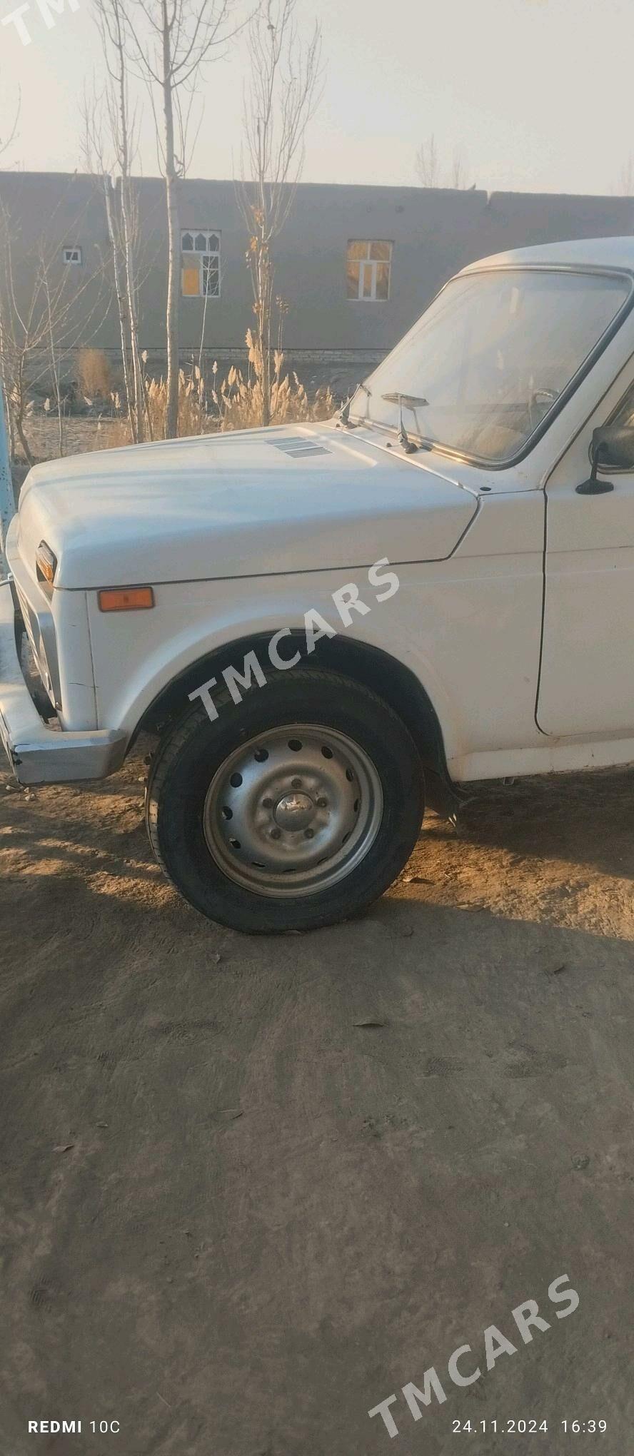 Lada Niva 1981 - 25 000 TMT - Гурбансолтан Едже - img 2