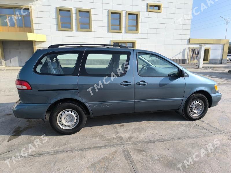 Toyota Sienna 2001 - 155 000 TMT - Туркменабат - img 2