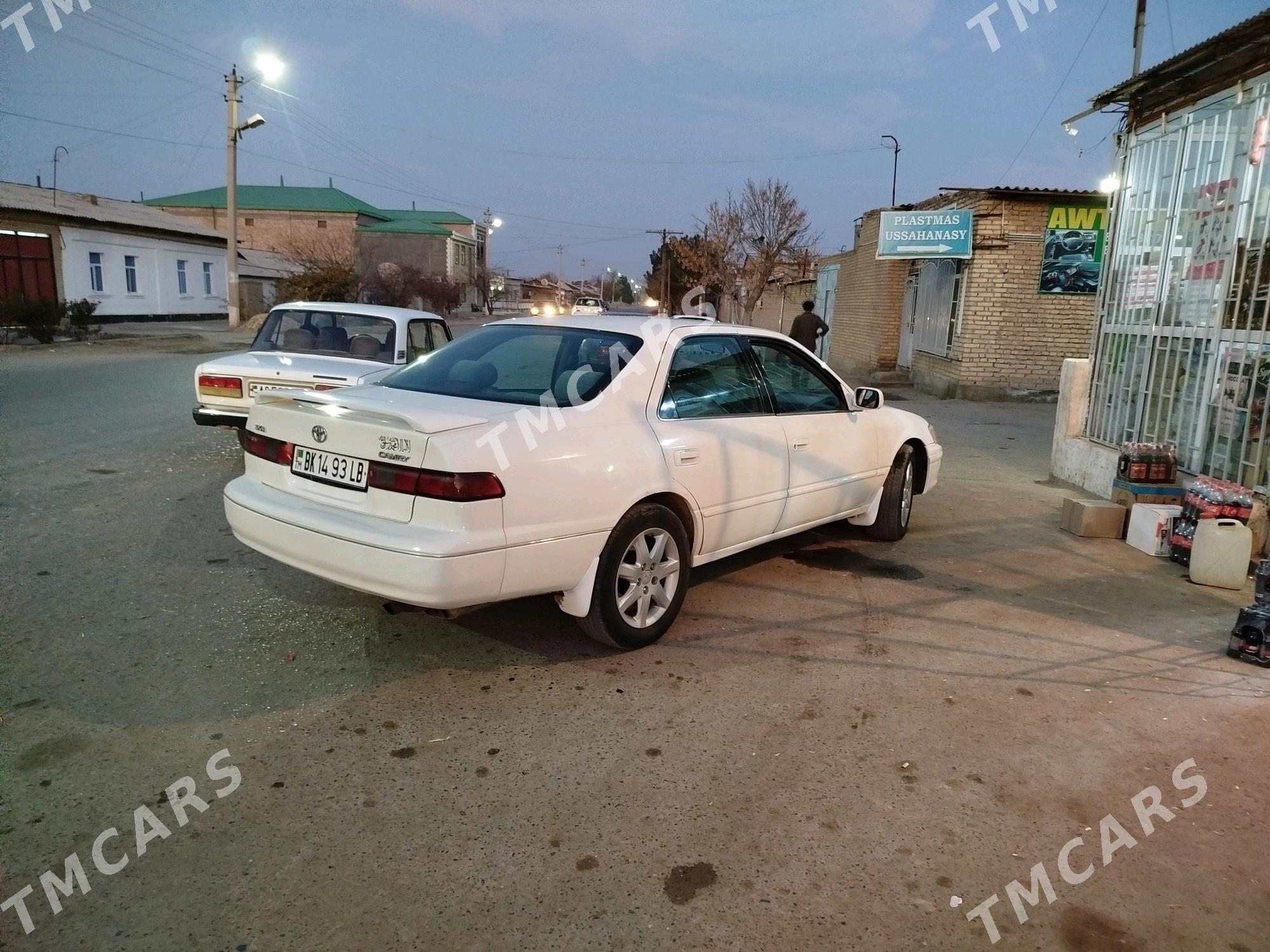 Toyota Camry 1998 - 96 000 TMT - Туркменабат - img 4