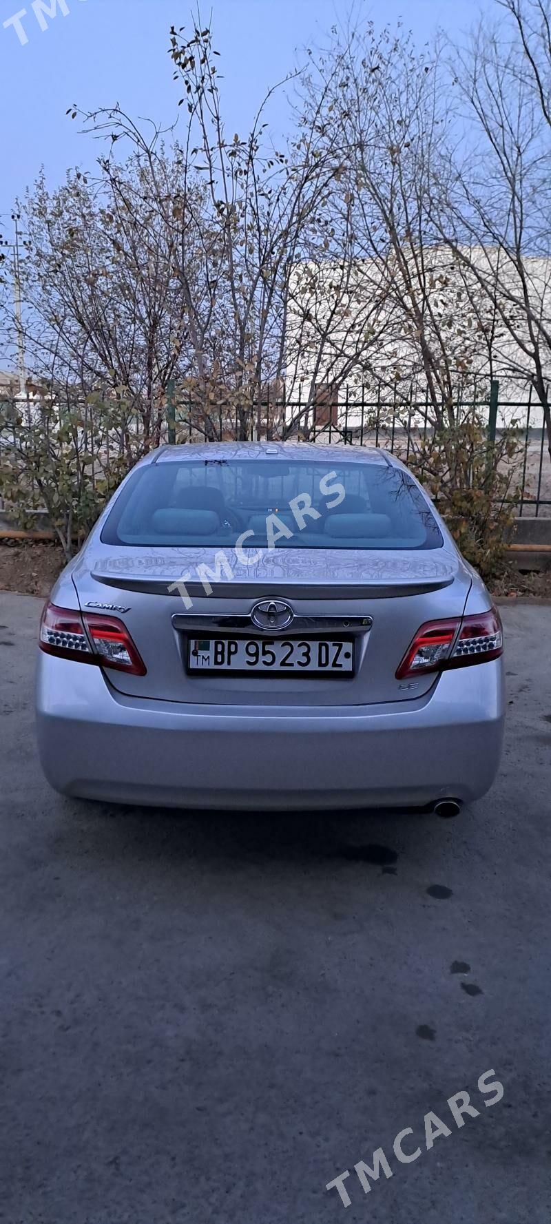 Toyota Camry 2010 - 178 000 TMT - Дашогуз - img 8