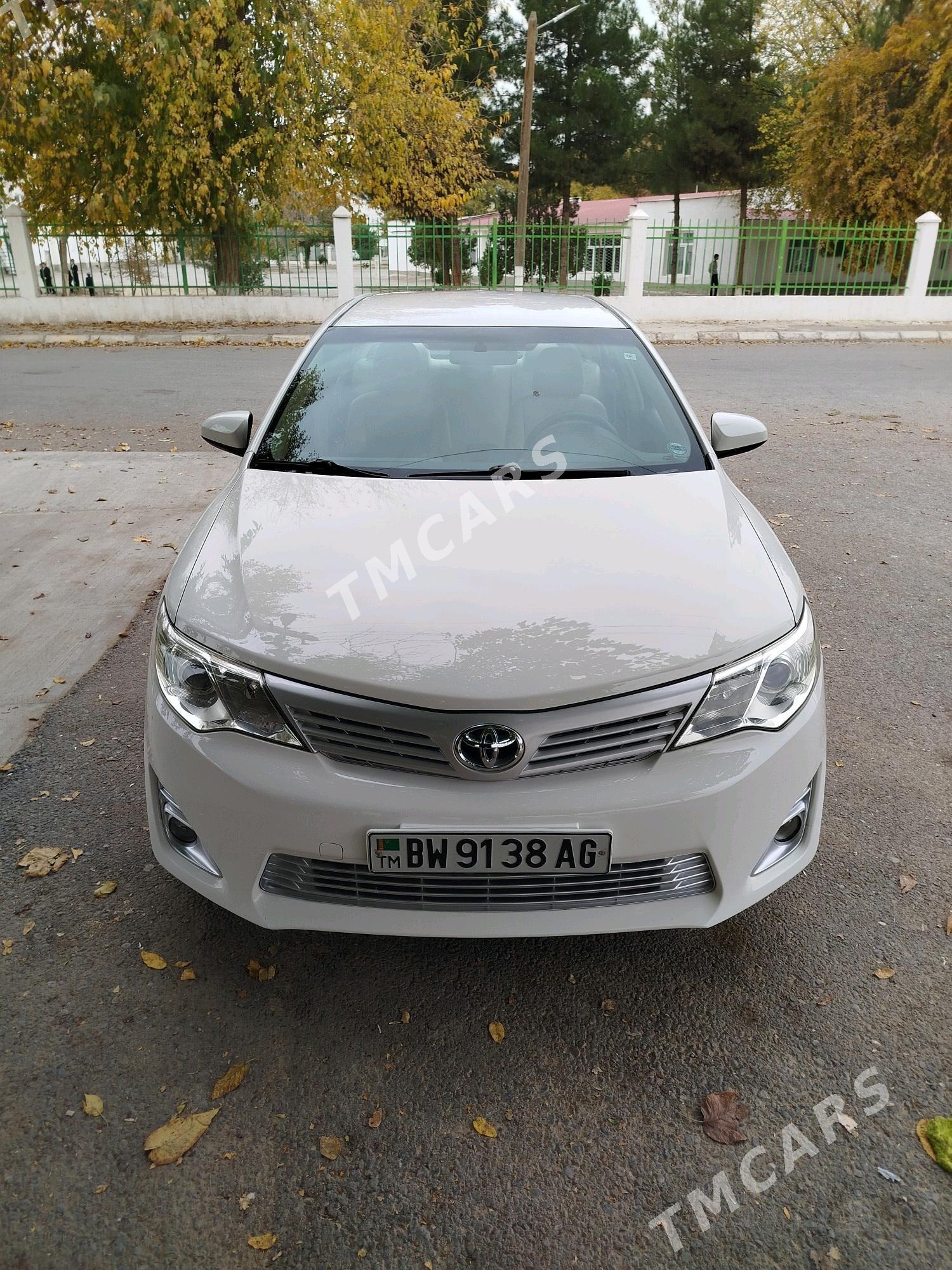 Toyota Camry 2013 - 245 000 TMT - Hitrowka - img 4