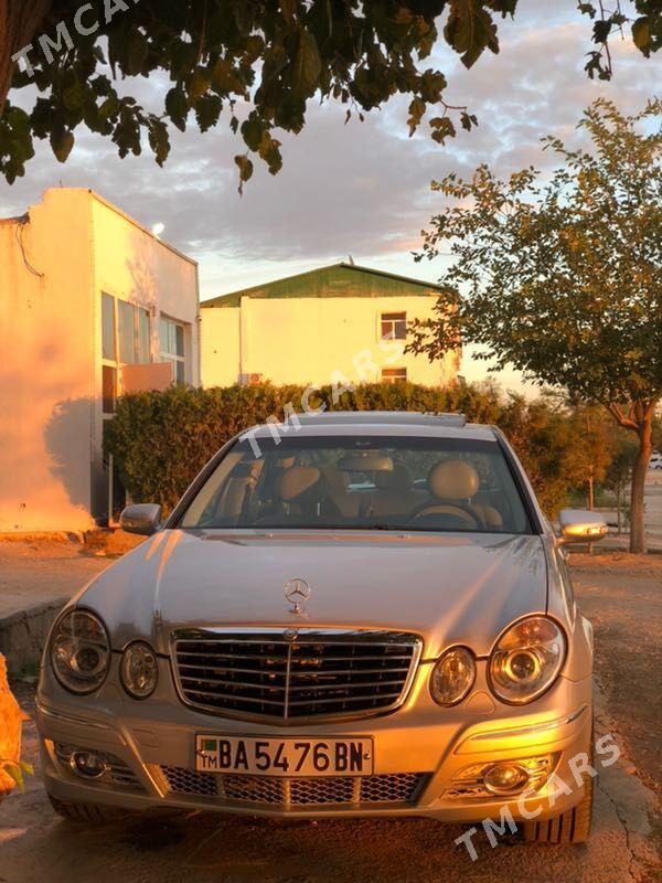 Mercedes-Benz E320 2003 - 130 000 TMT - Балканабат - img 2