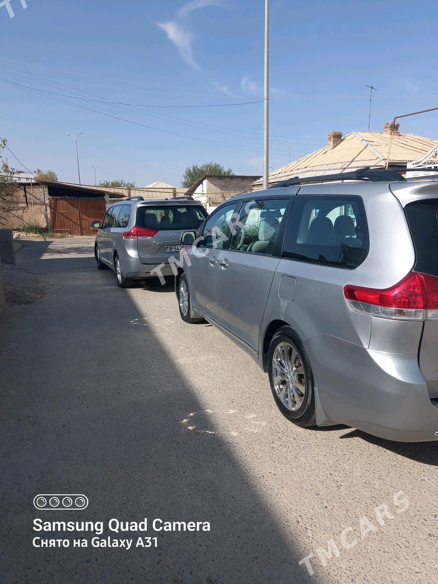 Toyota Sienna 2011 - 258 000 TMT - Baýramaly - img 3