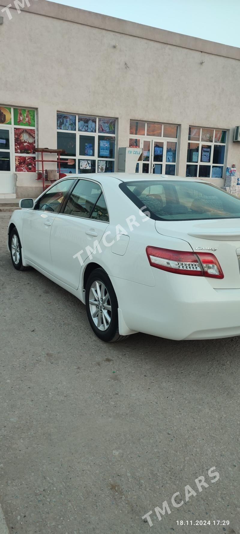 Toyota Camry 2011 - 220 000 TMT - Мары - img 3