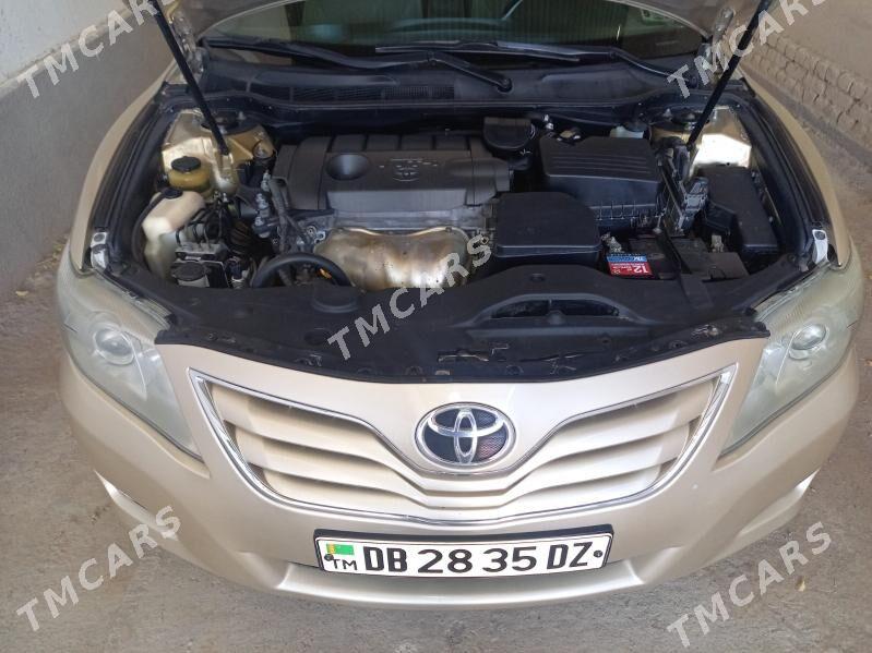 Toyota Camry 2010 - 180 000 TMT - Дашогуз - img 8