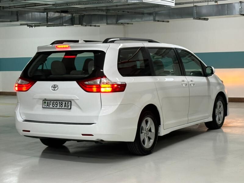 Toyota Sienna 2019 - 350 000 TMT - Aşgabat - img 5