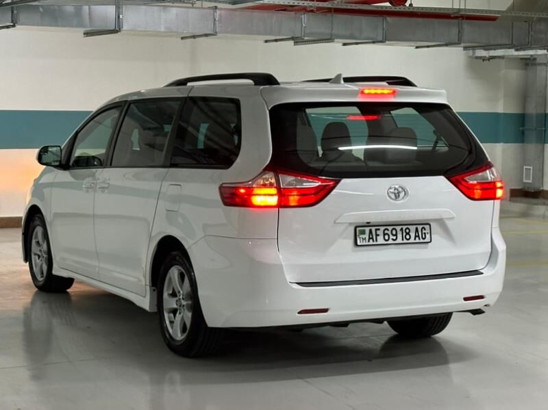 Toyota Sienna 2019 - 350 000 TMT - Aşgabat - img 4