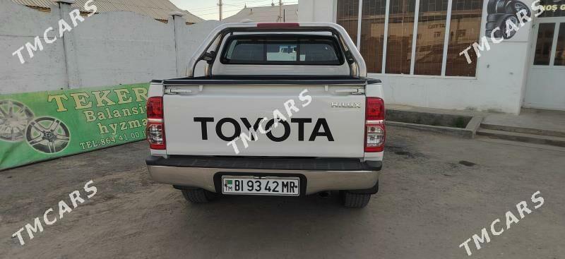 Toyota Hilux 2012 - 260 000 TMT - Мары - img 2