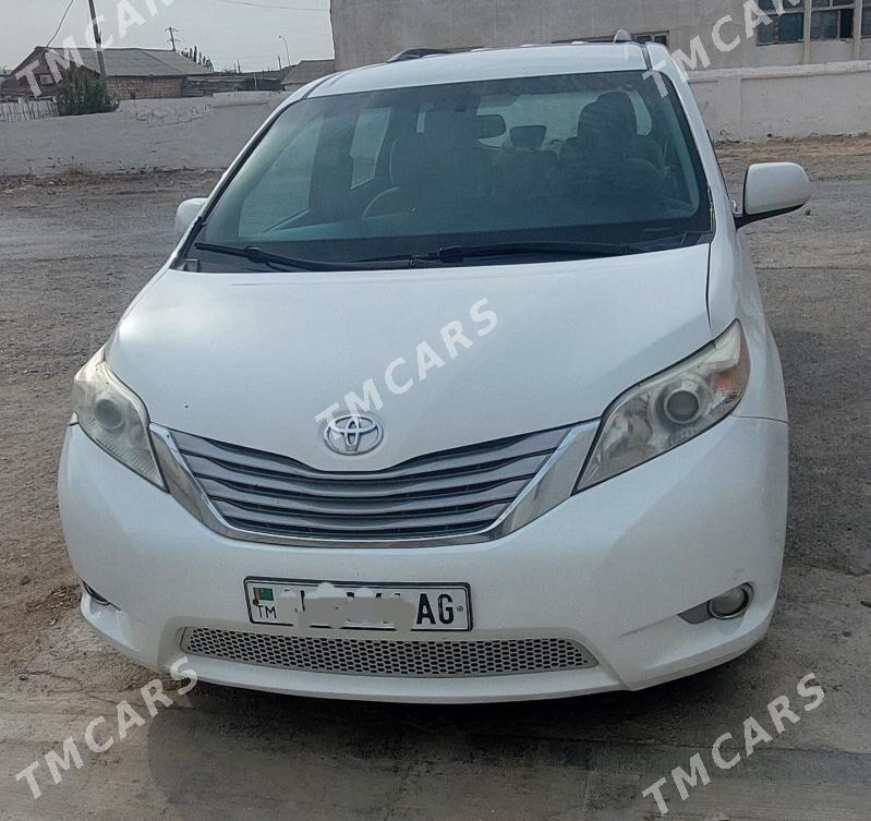 Toyota Sienna 2015 - 320 000 TMT - Aşgabat - img 2