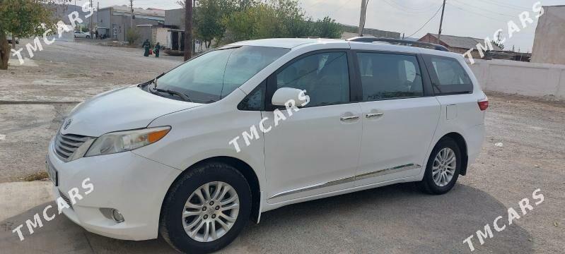 Toyota Sienna 2015 - 320 000 TMT - Aşgabat - img 5