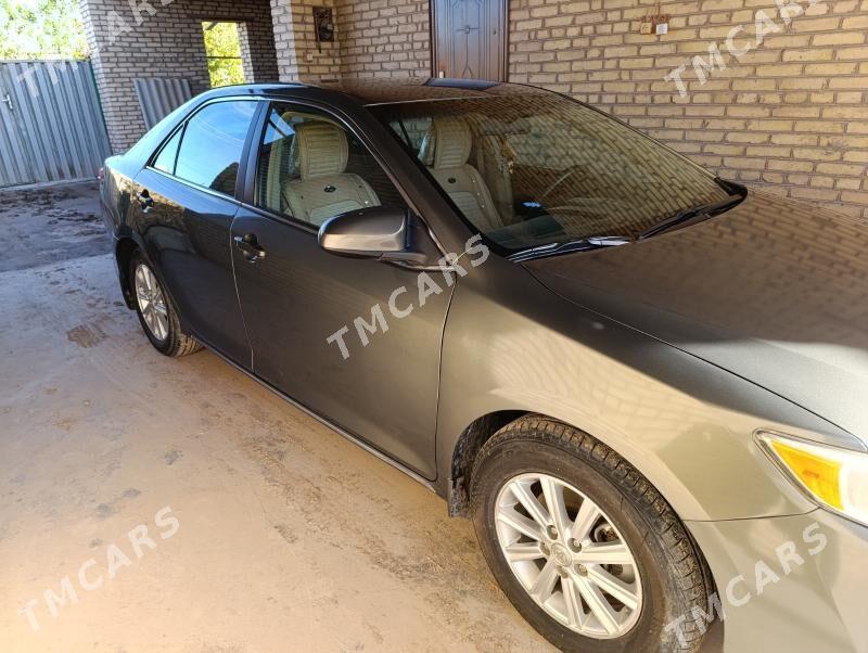 Toyota Camry 2014 - 240 000 TMT - Халач - img 5