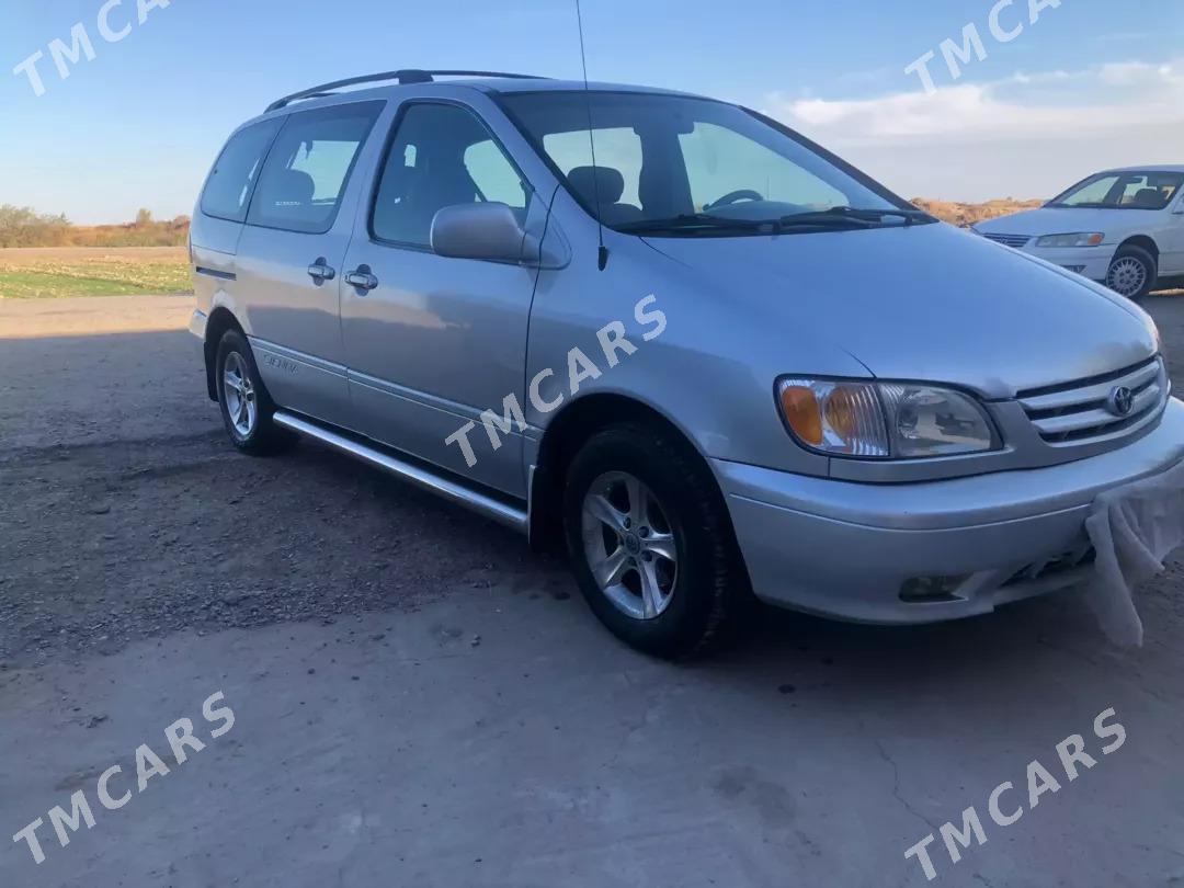 Toyota Sienna 2002 - 158 000 TMT - Байрамали - img 4