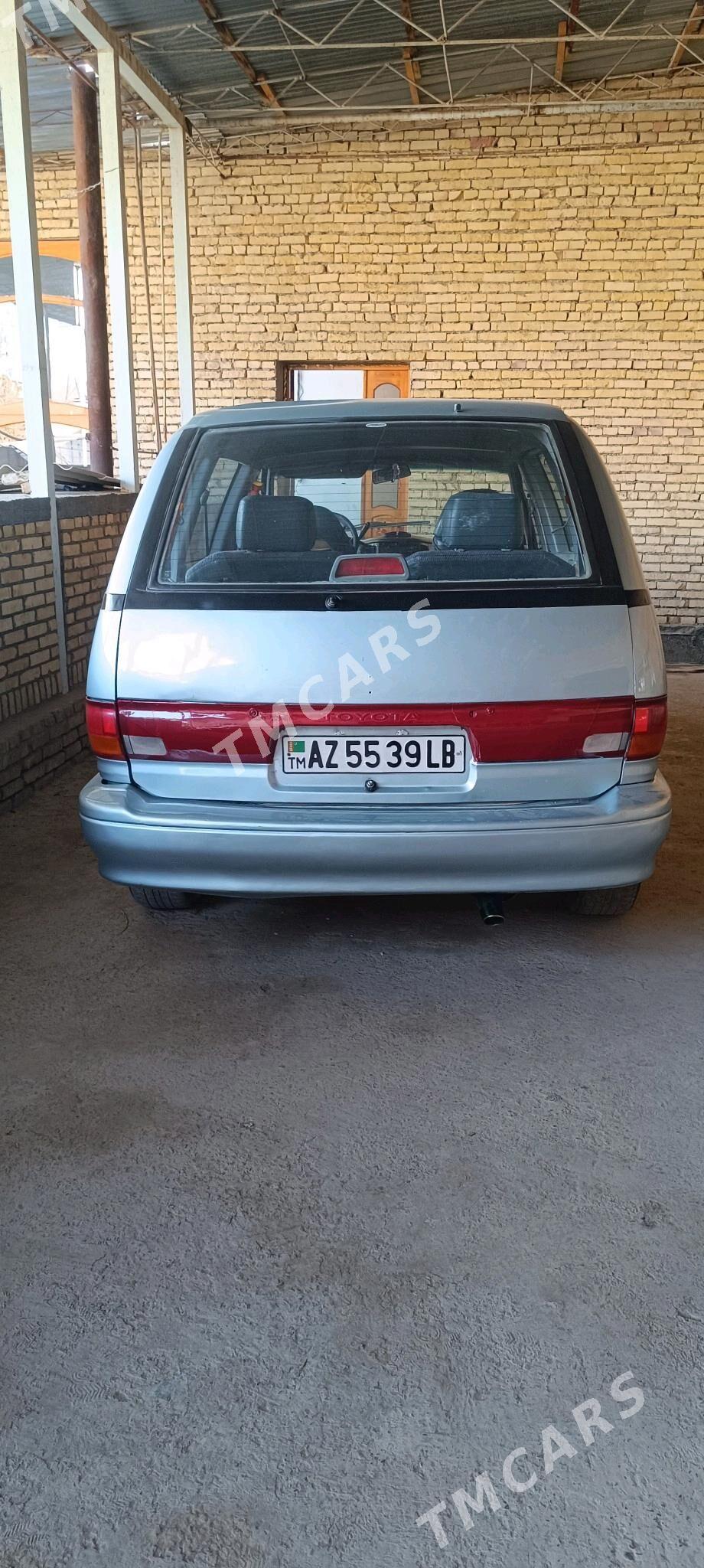 Toyota Previa 1991 - 55 000 TMT - Çärjew - img 2