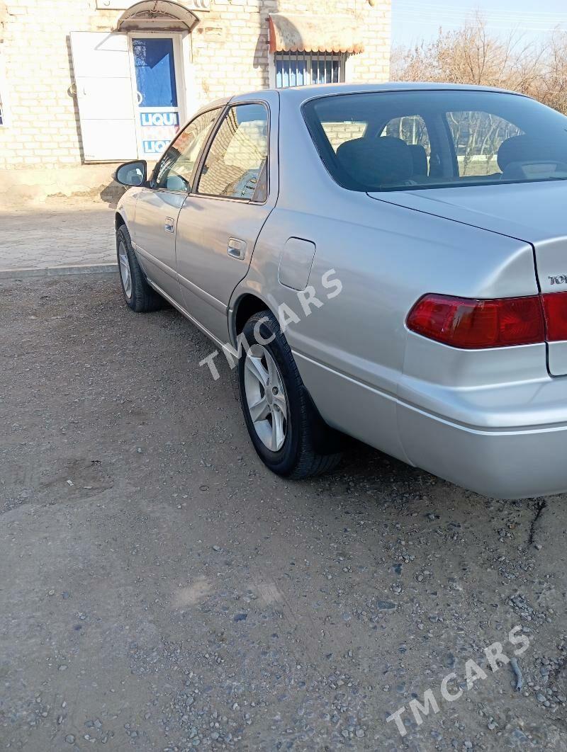 Toyota Camry 2001 - 128 000 TMT - Газаджак - img 4