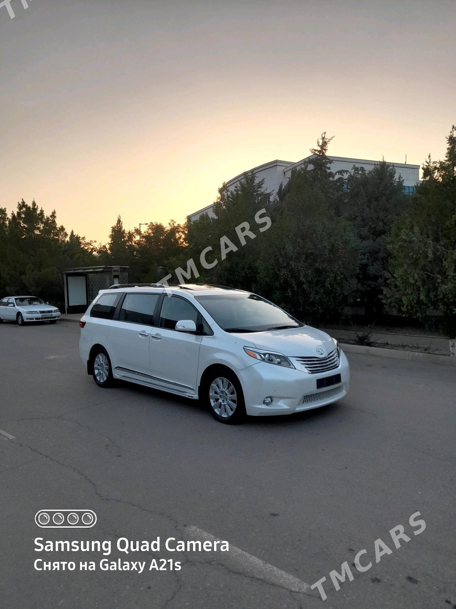 Toyota Sienna 2017 - 454 000 TMT - Бахарден - img 4