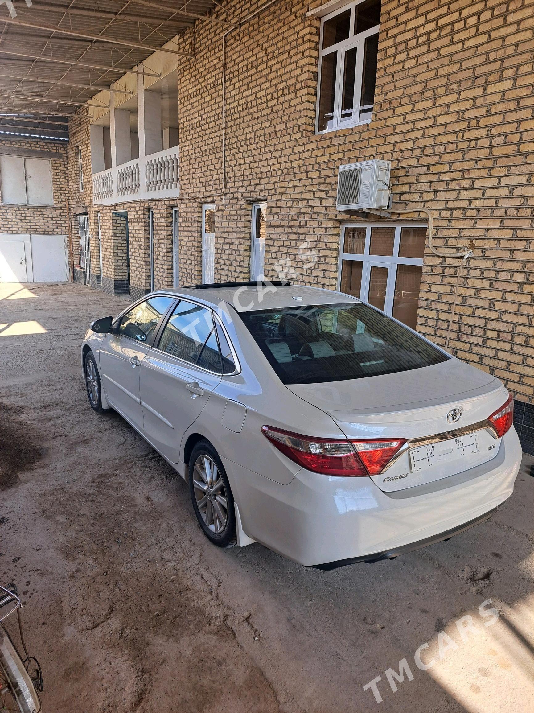 Toyota Camry 2017 - 260 000 TMT - Теджен - img 2