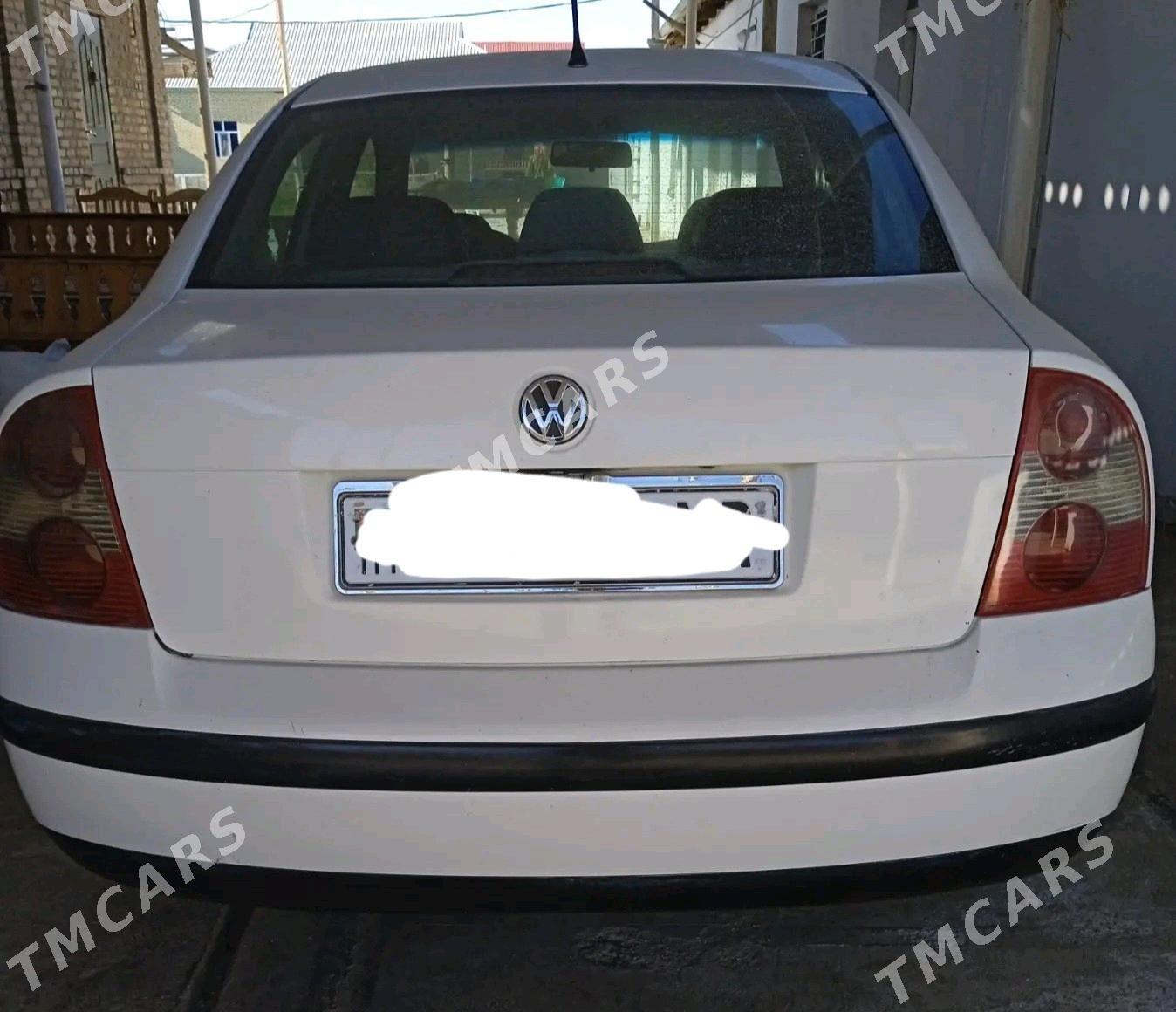 Volkswagen Passat 2002 - 76 000 TMT - Мары - img 2