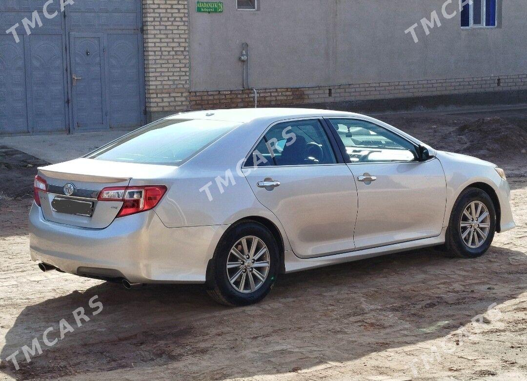 Toyota Camry 2012 - 190 000 TMT - Дашогуз - img 4