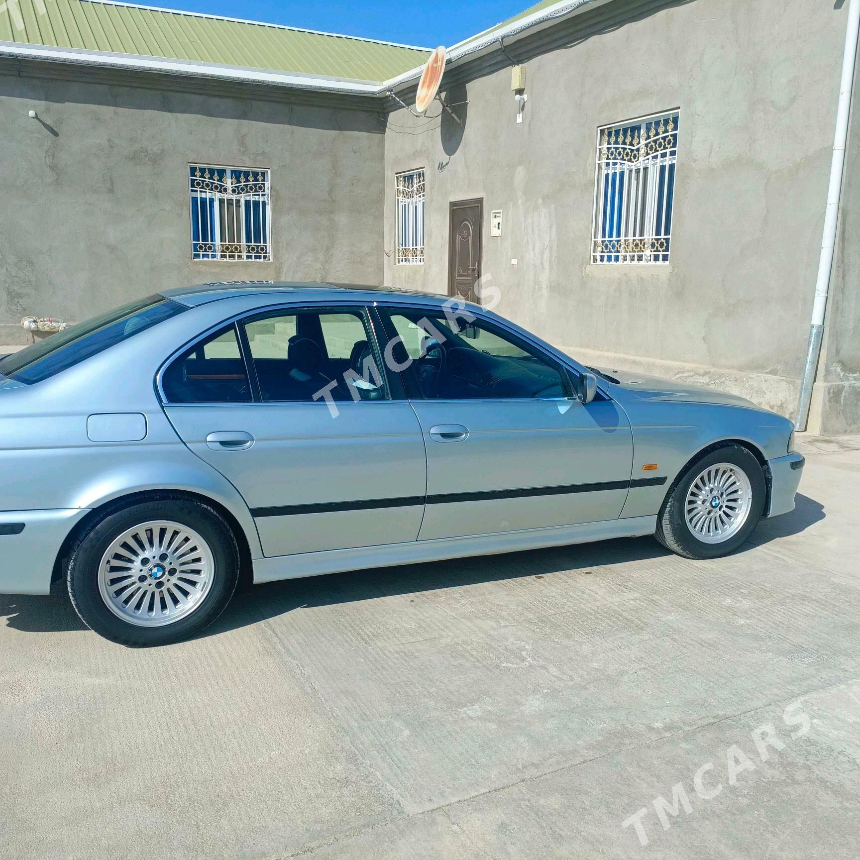 BMW E39 1996 - 75 000 TMT - Mary - img 3