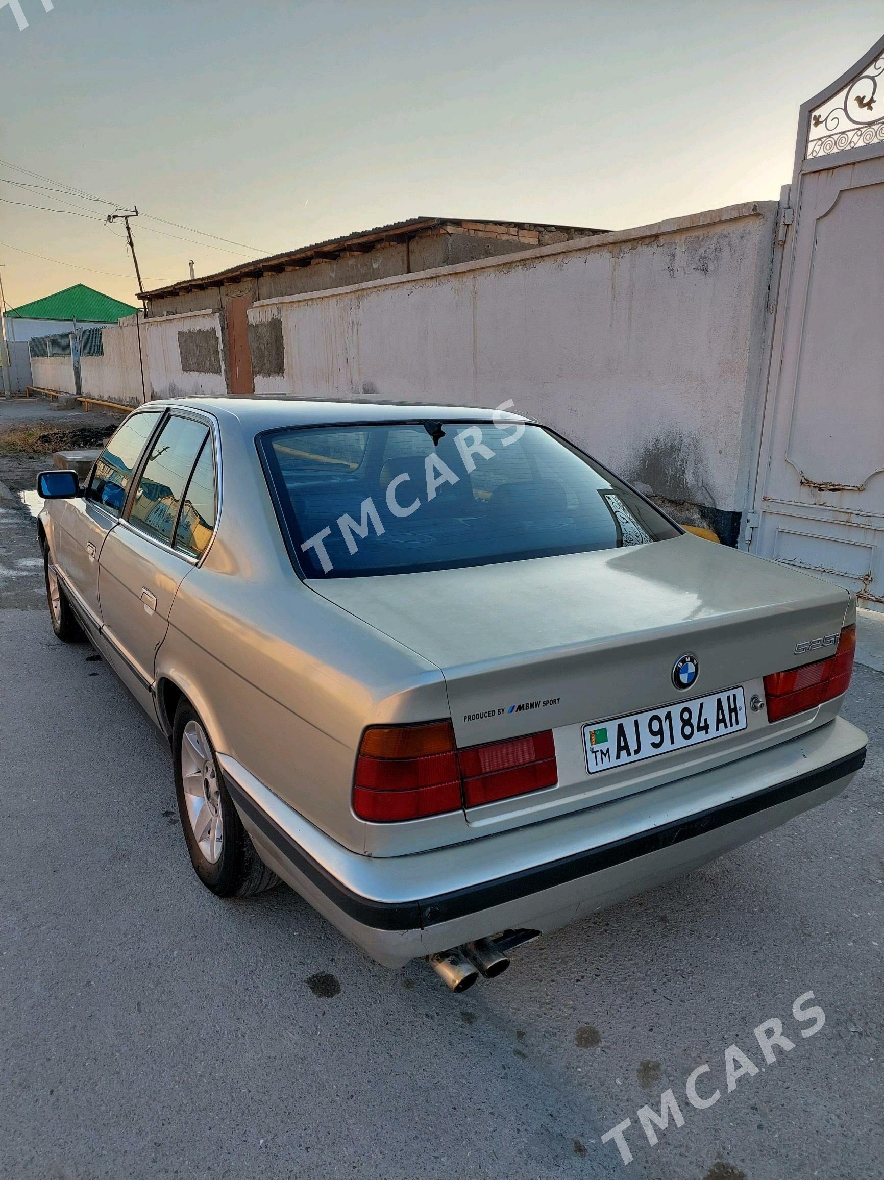 BMW 528 1993 - 50 000 TMT - Гарадамак - img 3