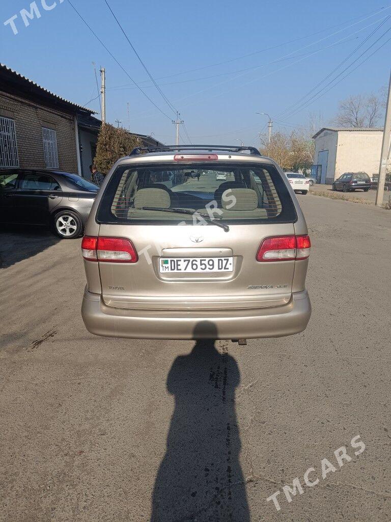 Toyota Sienna 2002 - 150 000 TMT - Дашогуз - img 4