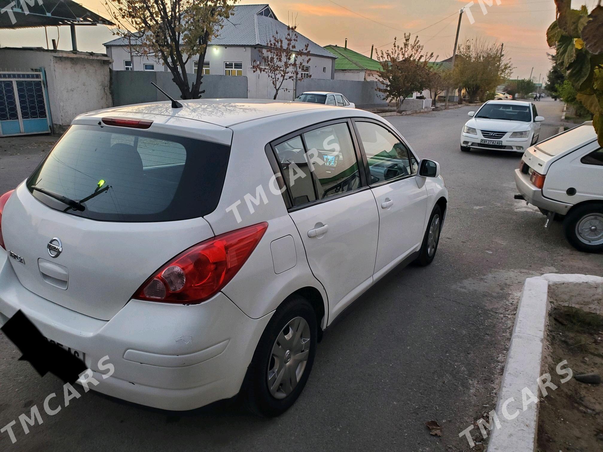 Nissan Versa 2010 - 110 000 TMT - Бузмеин - img 2