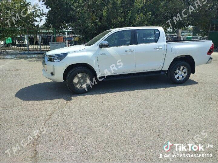 Toyota Hilux 2024 - 710 000 TMT - Aşgabat - img 5