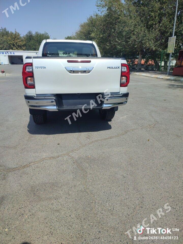 Toyota Hilux 2024 - 710 000 TMT - Aşgabat - img 3