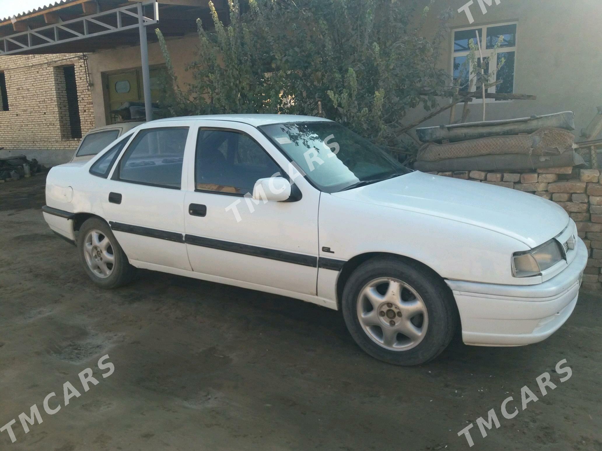 Opel Vectra 1990 - 15 000 TMT - Губадаг - img 2