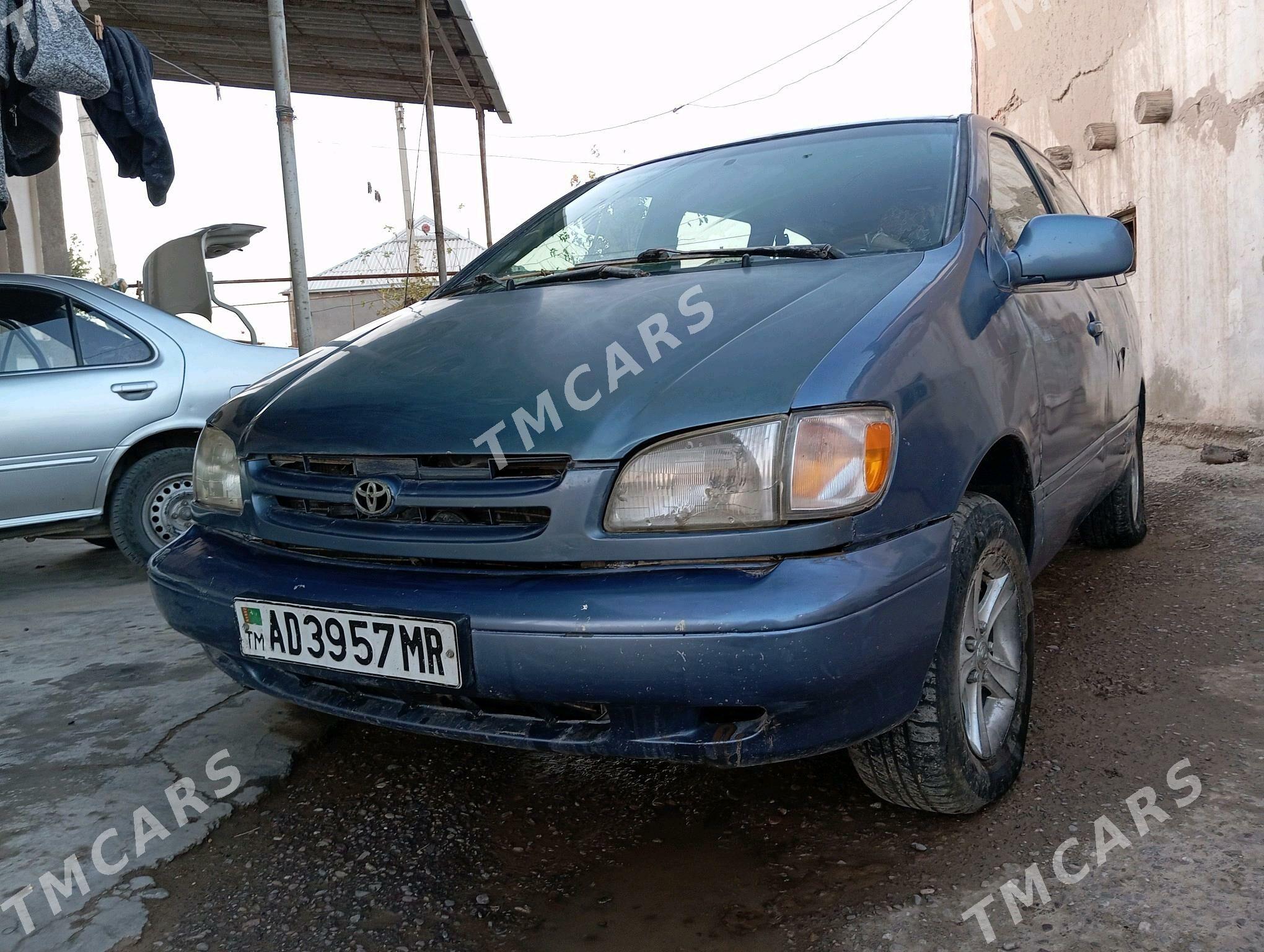 Toyota Sienna 1999 - 90 000 TMT - Тагтабазар - img 3