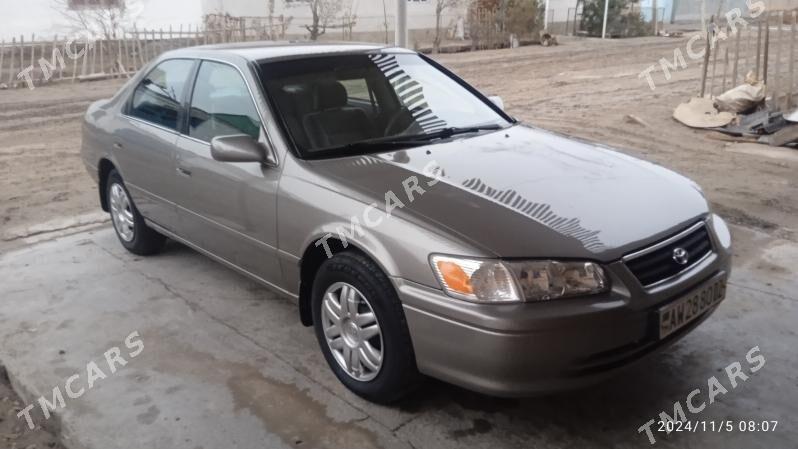 Toyota Camry 2001 - 135 000 TMT - Кёнеургенч - img 3