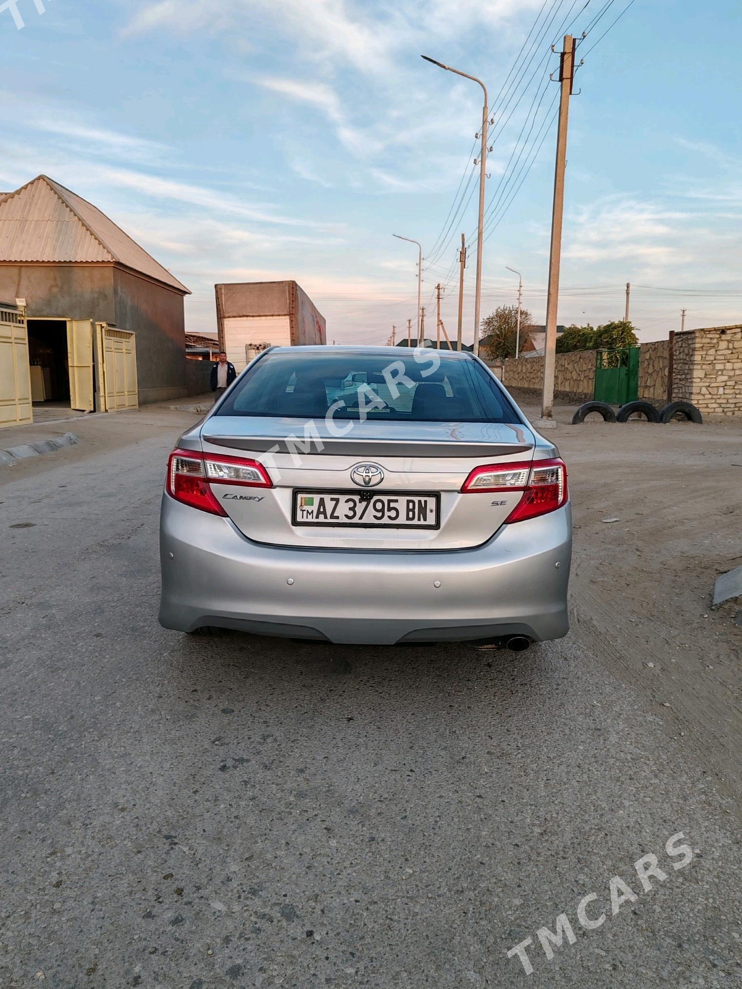 Toyota Camry 2013 - 190 000 TMT - Гумдаг - img 3