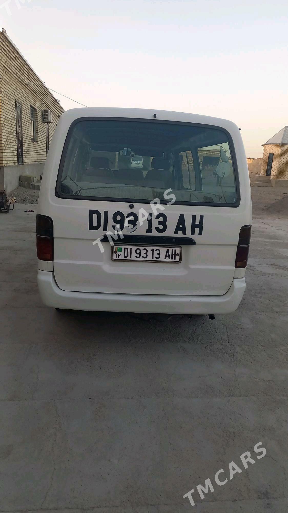 Toyota Hiace 1999 - 120 000 TMT - Бахарден - img 4