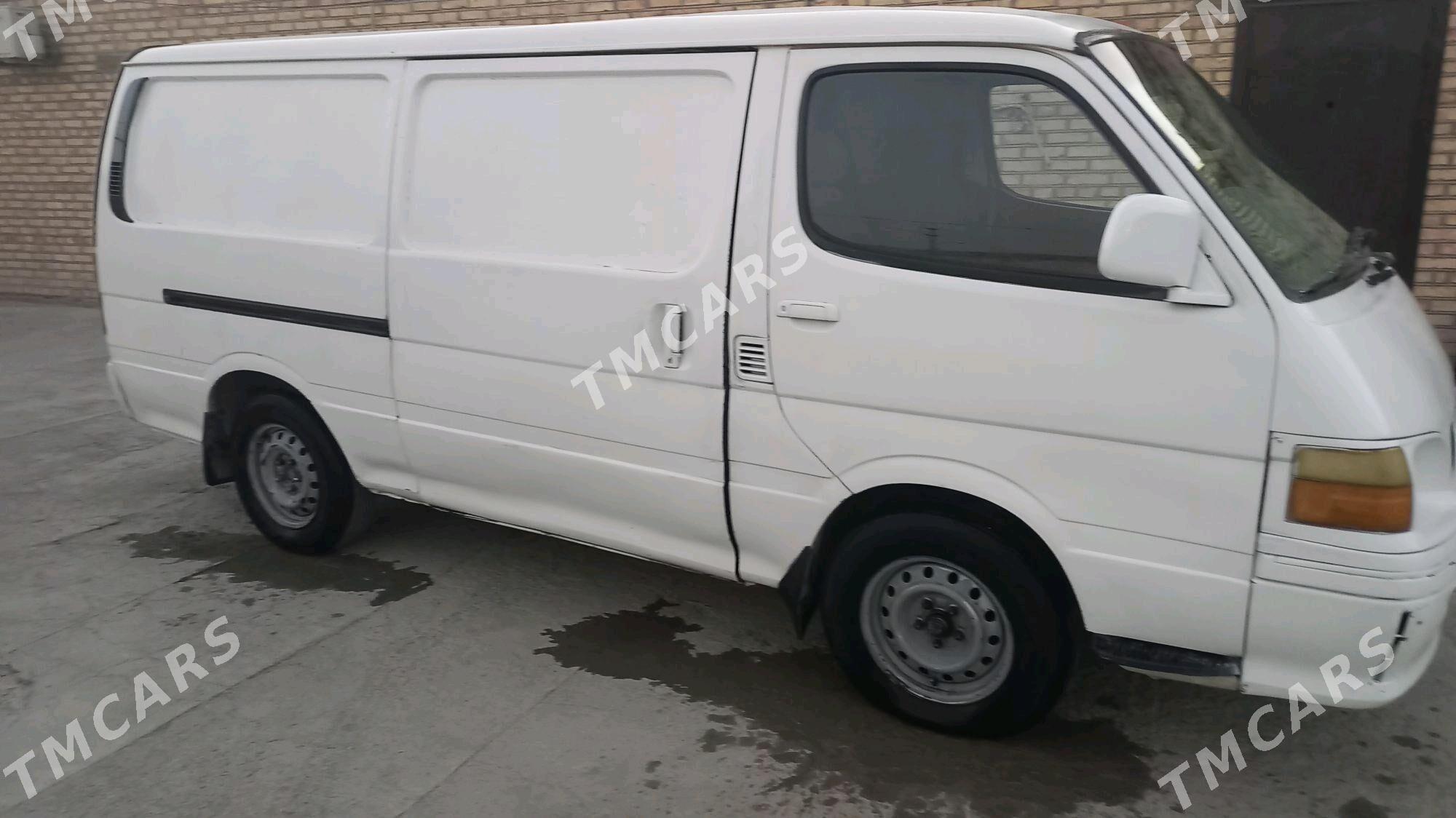 Toyota Hiace 2004 - 105 000 TMT - Bäherden - img 3