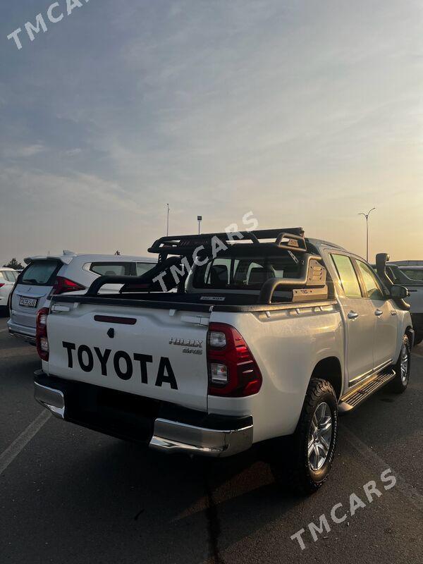 Toyota Hilux 2021 - 576 000 TMT - Aşgabat - img 4