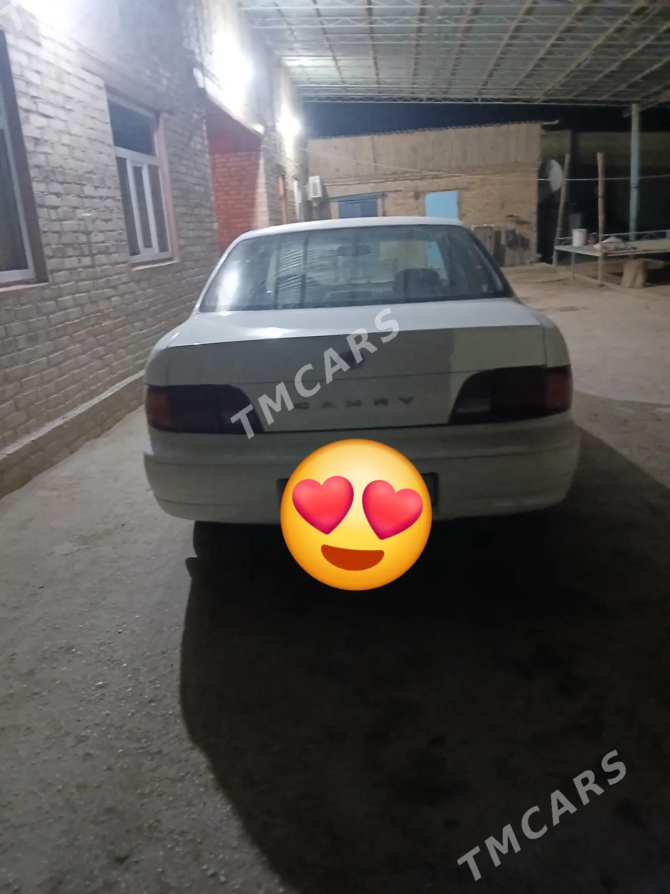 Toyota Camry 1996 - 65 000 TMT - Çärjew - img 3