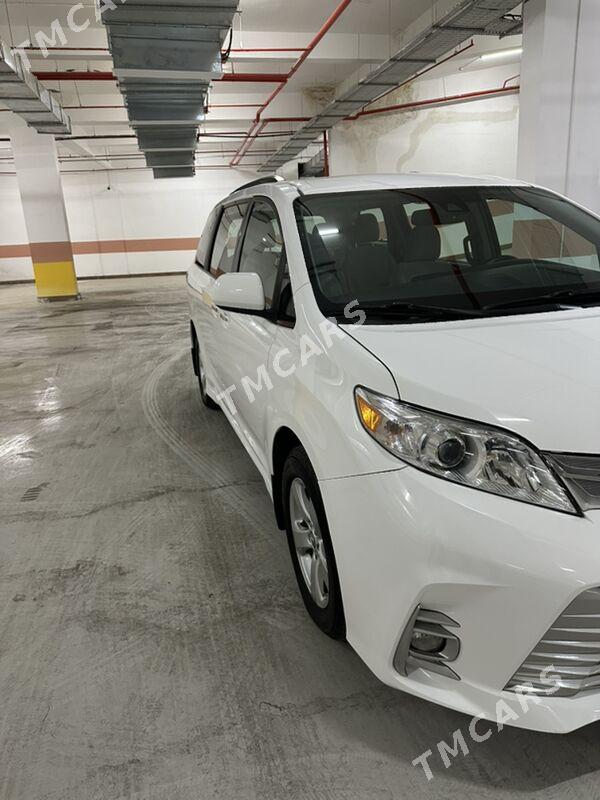 Toyota Sienna 2018 - 400 000 TMT - Aşgabat - img 9