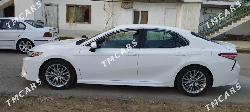 Toyota Camry 2018 - 270 000 TMT - Aşgabat - img 3