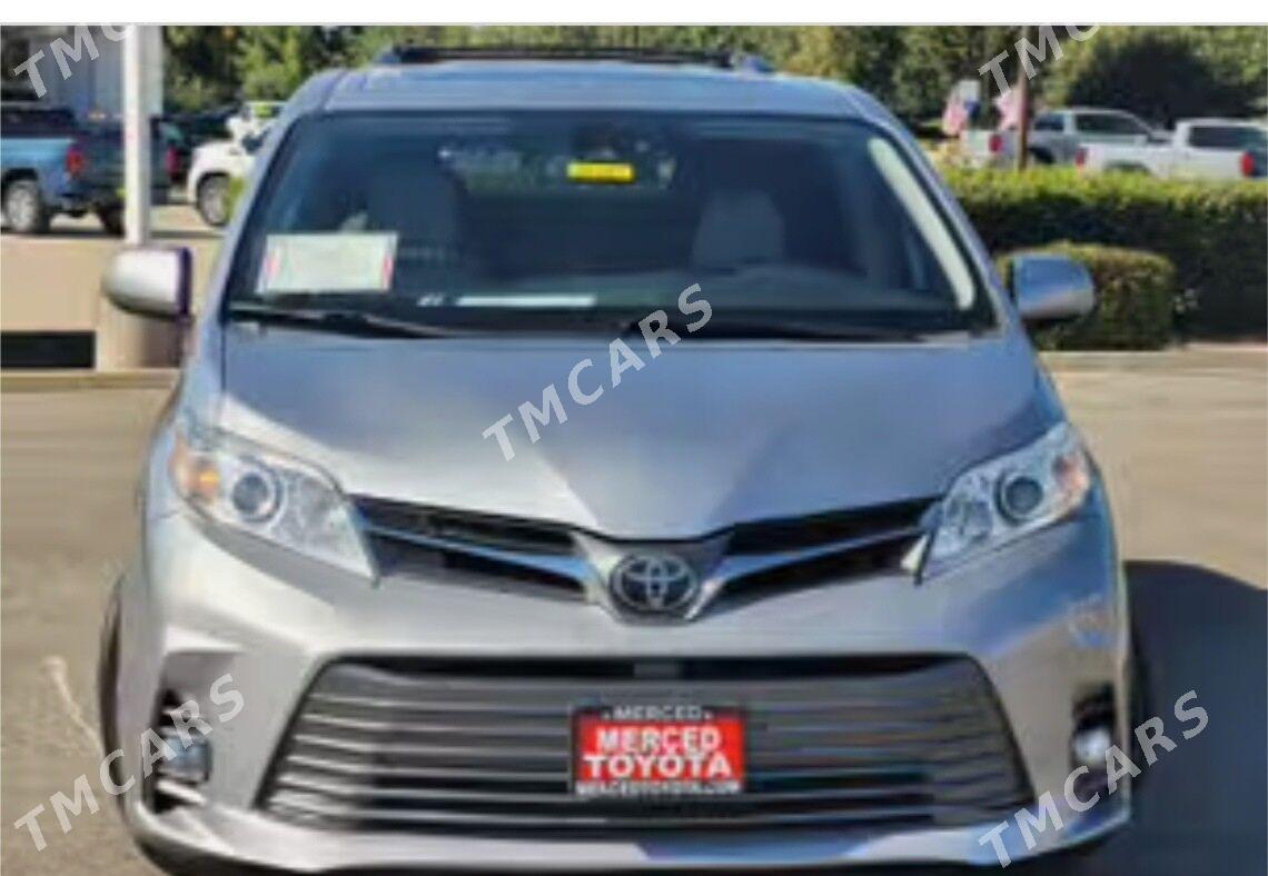 Toyota Sienna 2018 - 450 000 TMT - Туркменбаши - img 3