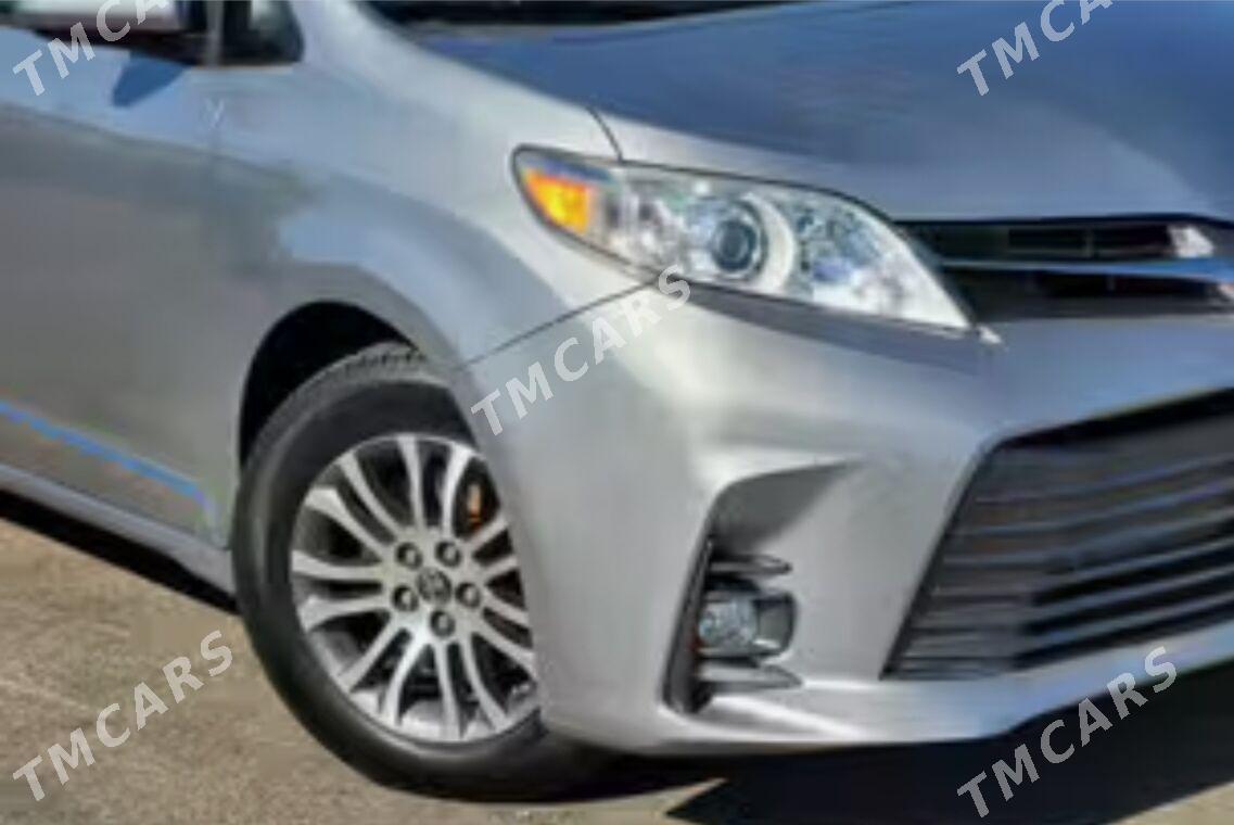 Toyota Sienna 2018 - 450 000 TMT - Туркменбаши - img 4