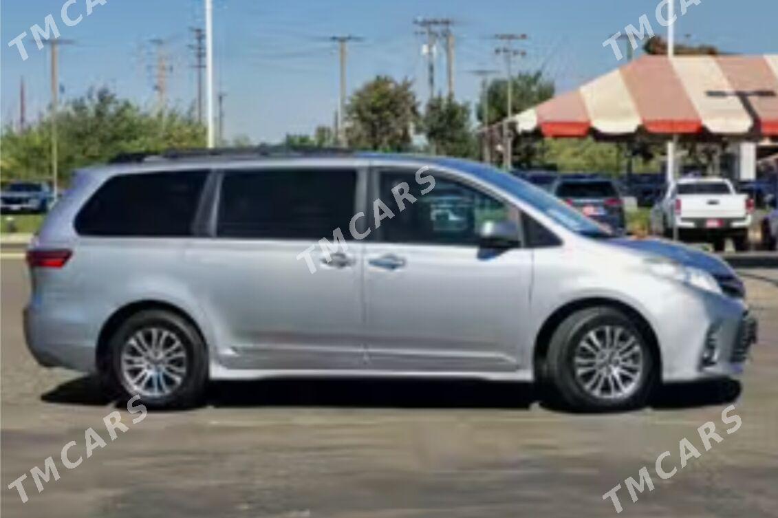 Toyota Sienna 2018 - 450 000 TMT - Туркменбаши - img 5