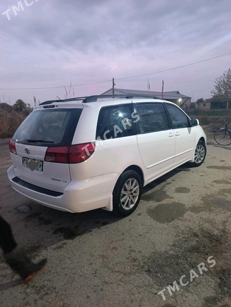 Toyota Sienna 2005 - 230 000 TMT - Мары - img 4