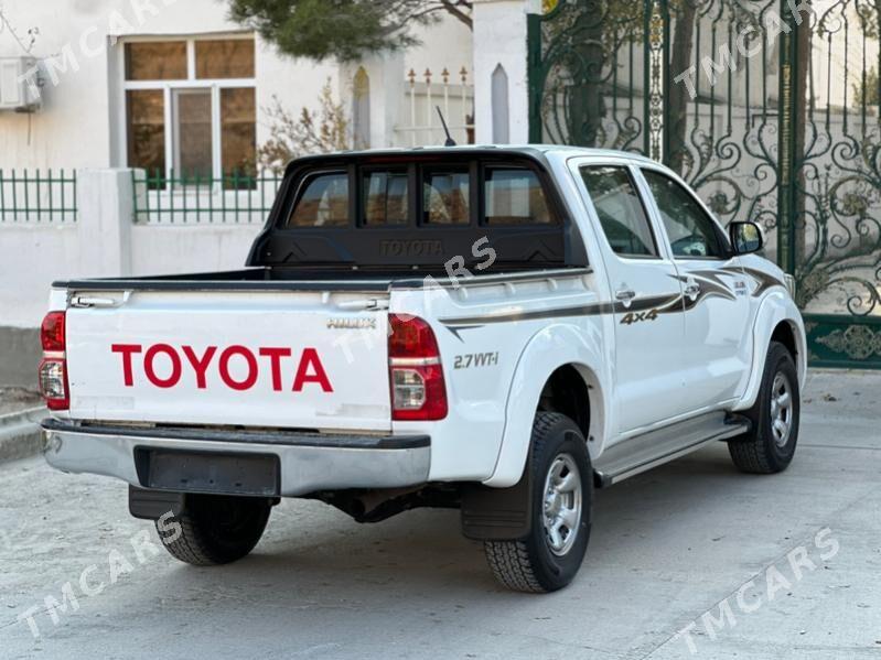 Toyota Hilux 2013 - 298 000 TMT - Balkanabat - img 3